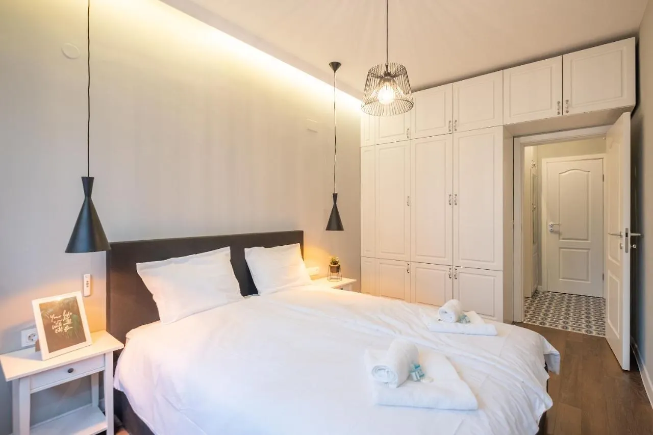 דירה סופיה Designer & Cozy 2Bd Flat With A Parking In The City Center By Flat Mаnager בולגריה