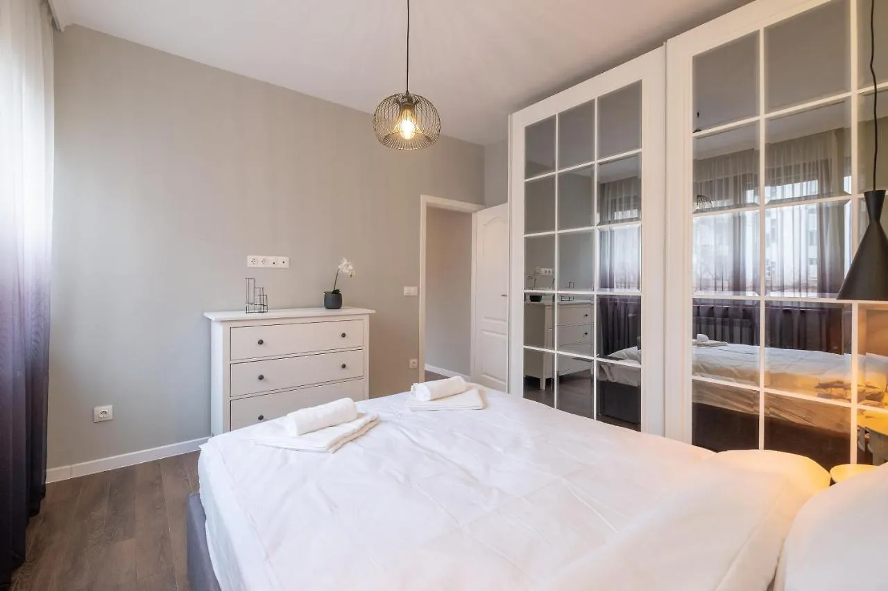 Designer & Cozy 2Bd Flat With A Parking In The City Center By Flat Mаnager Sofia