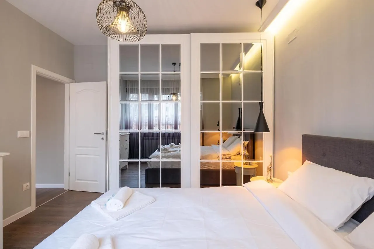 דירה סופיה Designer & Cozy 2Bd Flat With A Parking In The City Center By Flat Mаnager