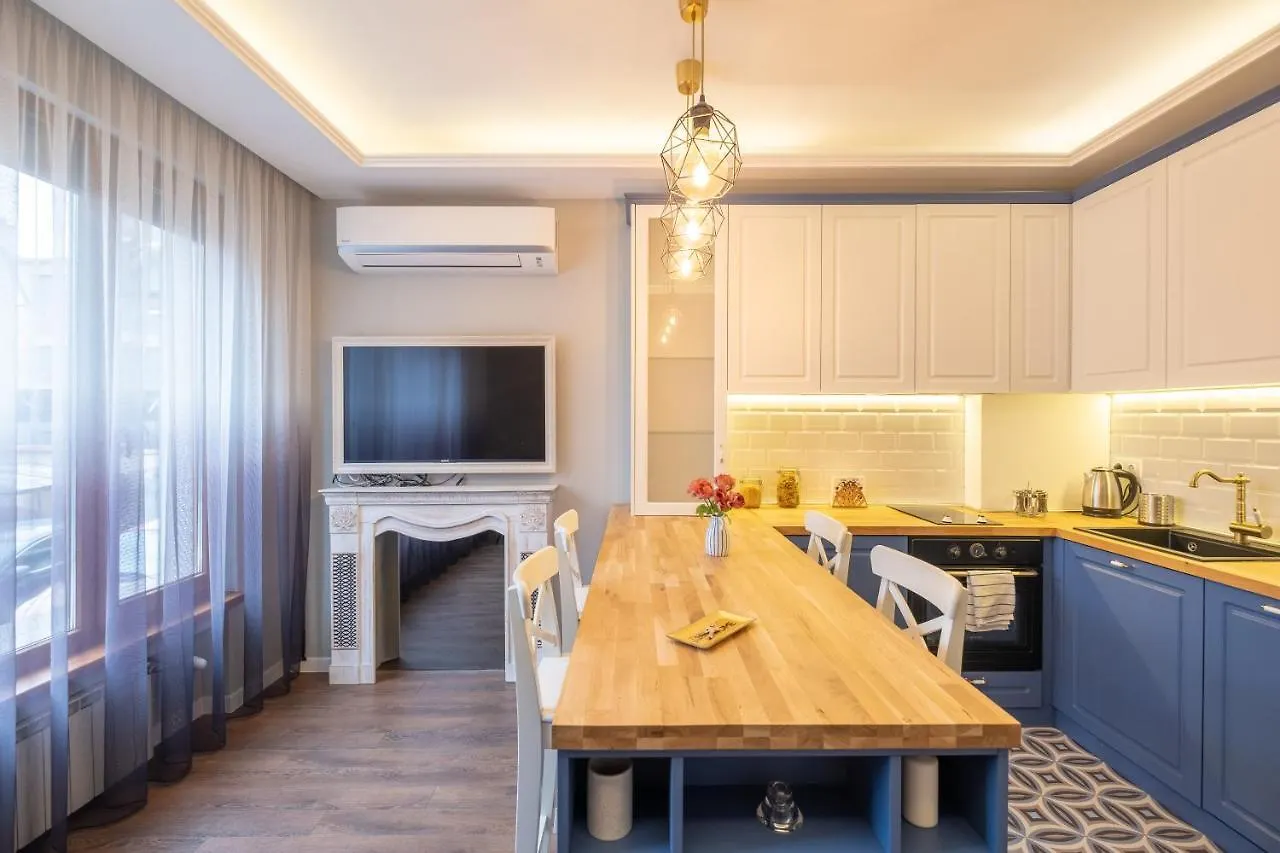 Designer & Cozy 2Bd Flat With A Parking In The City Center By Flat Mаnager Σόφια 0*,  Βουλγαρία